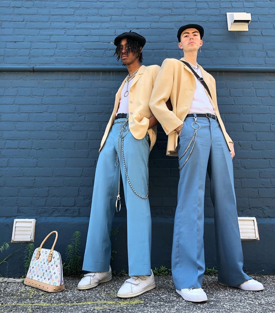 How wide leg jeans came back again