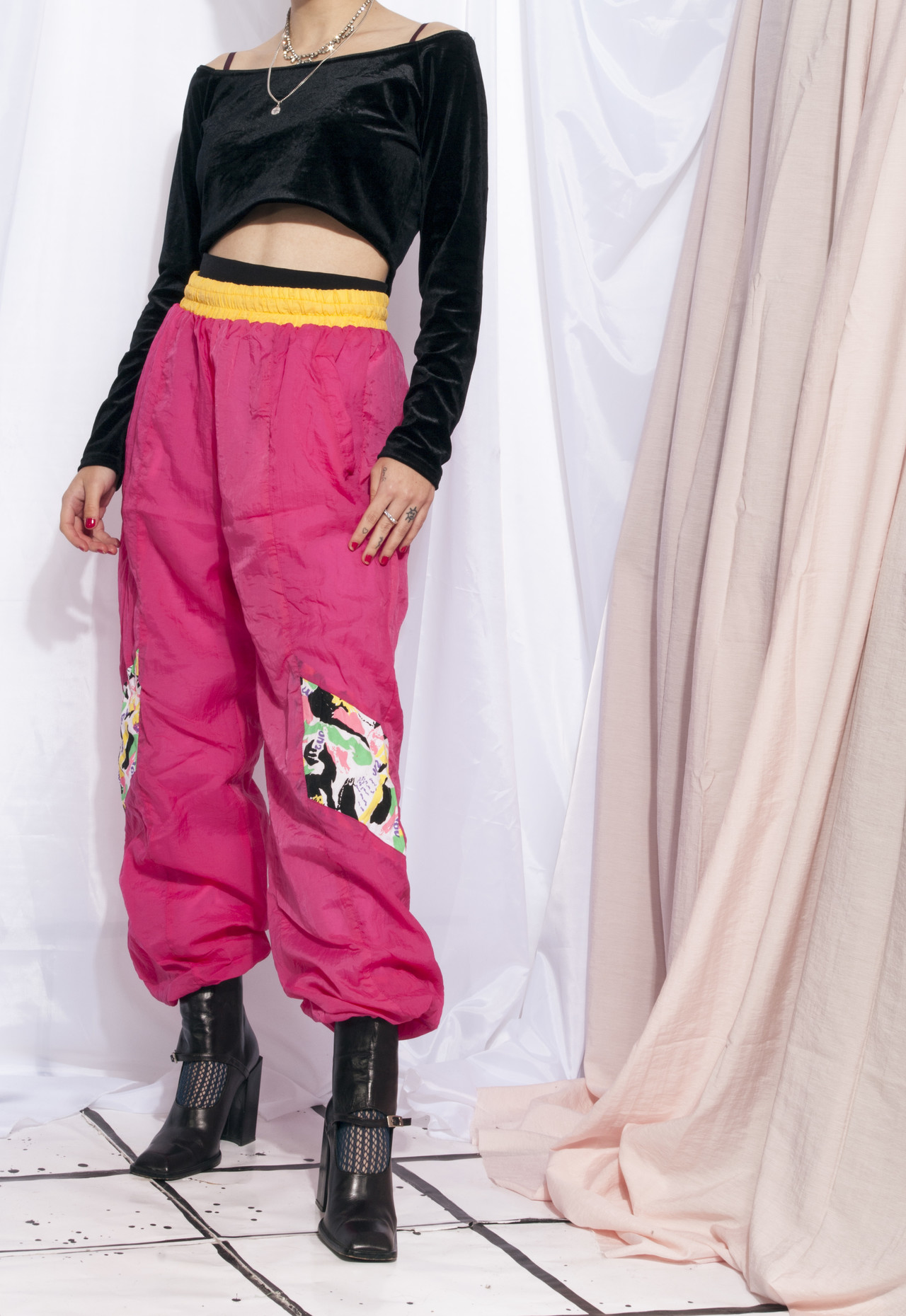 nike jogger pants with zipper
