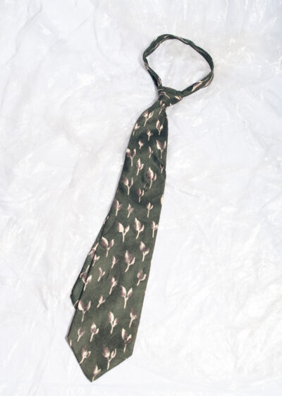 Vintage 80s Silk Tie in Green Leaf Pattern