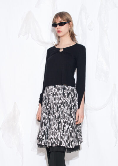 Vintage Y2K Keyhole Neck Top in Black