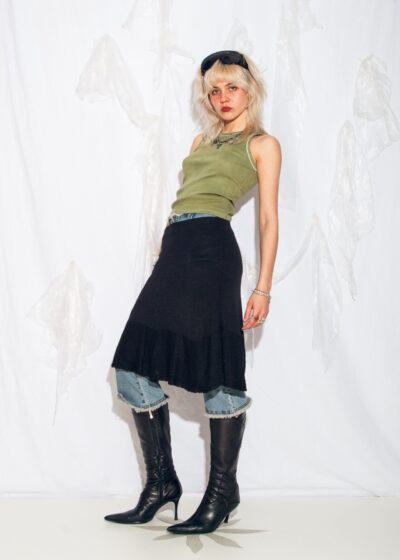 Vintage Y2K Knitted Frilly Skirt in Black