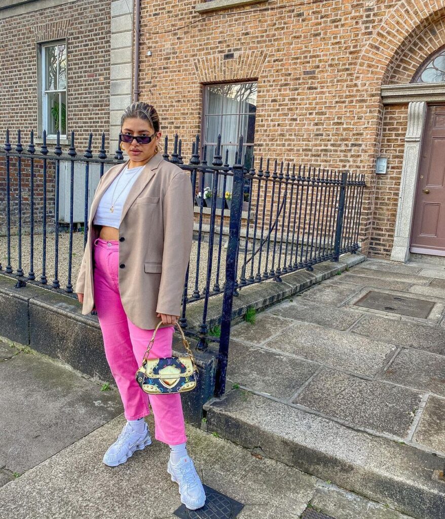 Outfit photo of a person wearing a fall vintage outfit