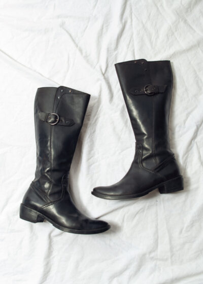 Vintage Y2K Leather Knee High Riding Boots in Black