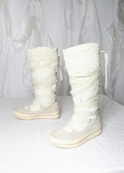 Vintage Y2K Vagabond Winter Boots in White
