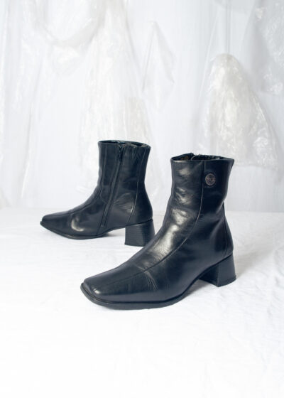 Vintage 90s Leather Ankle Boots in Black