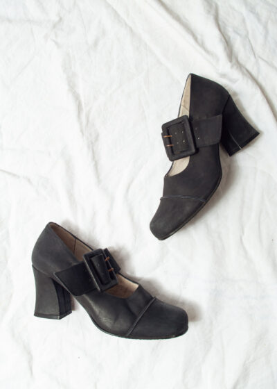 Vintage 90s Witch Leather Shoes in Black