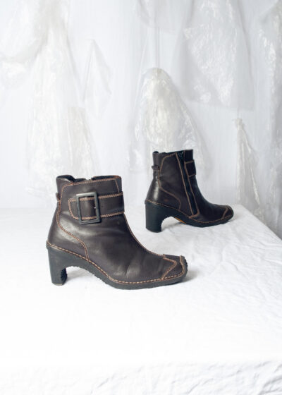 Vintage Y2K Camel Active Leather Boots in Brown