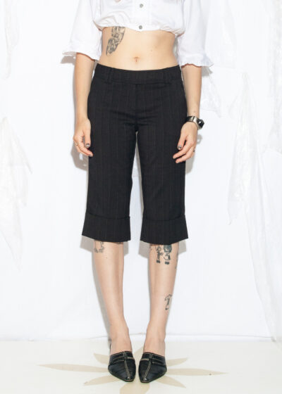 Vintage Y2K Pinstriped Capri Pants in Black