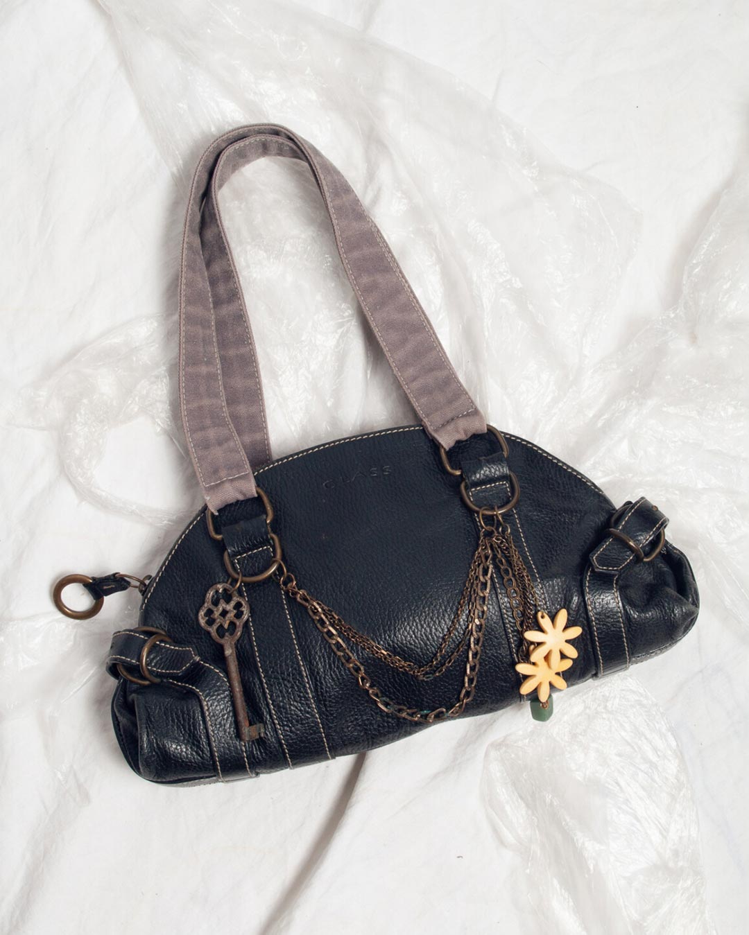 Photo of a y2k vintage shoulder bag
